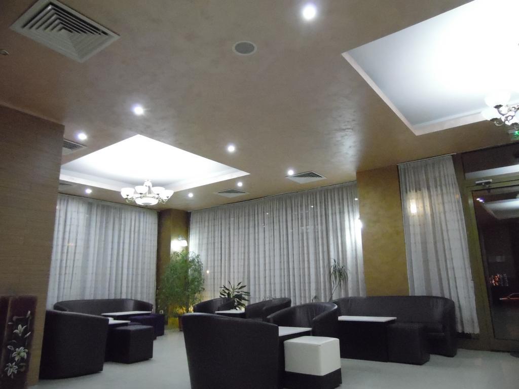 Hotel Flormang Craiova Eksteriør billede