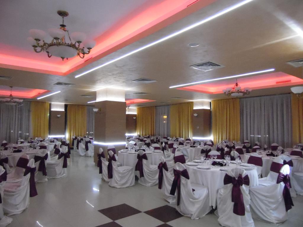 Hotel Flormang Craiova Eksteriør billede