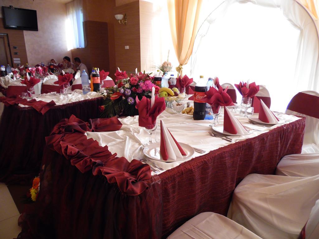 Hotel Flormang Craiova Eksteriør billede