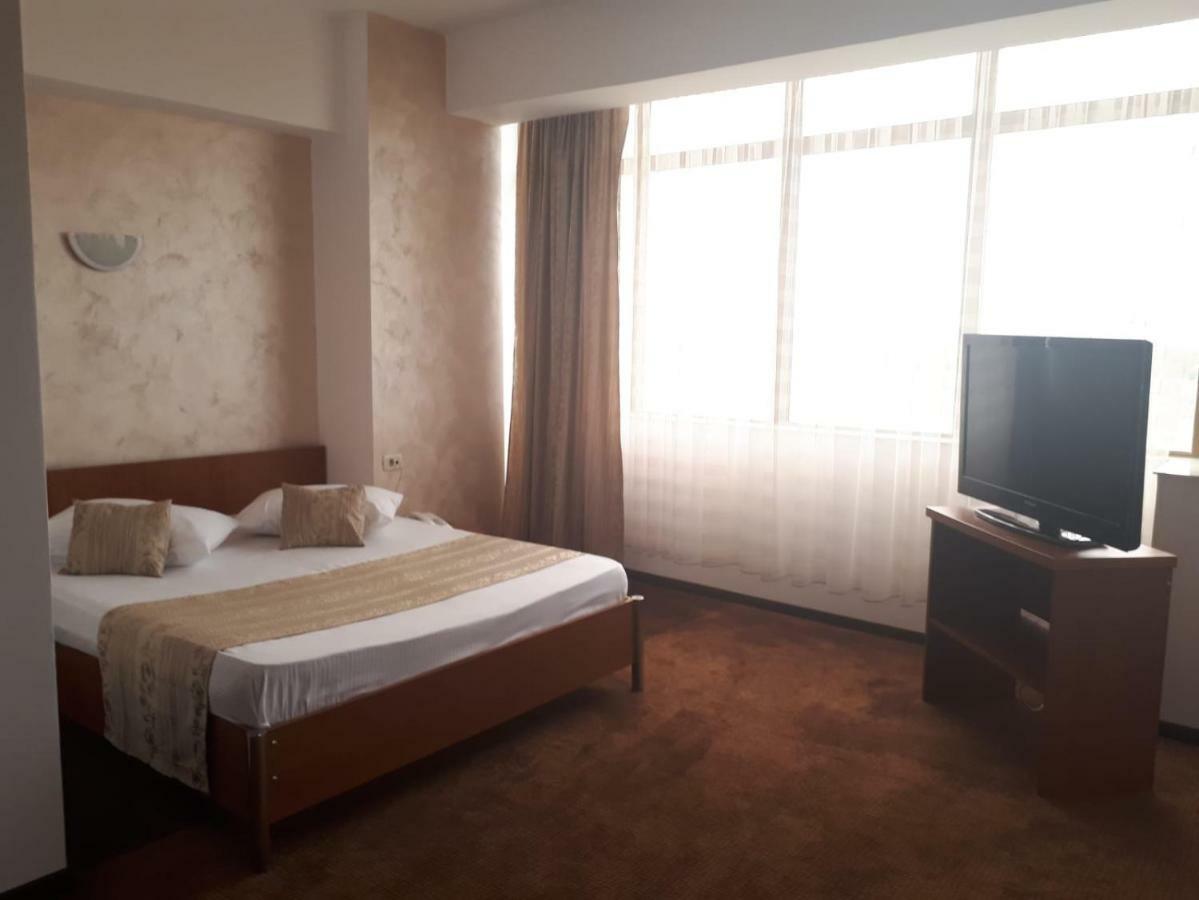 Hotel Flormang Craiova Eksteriør billede